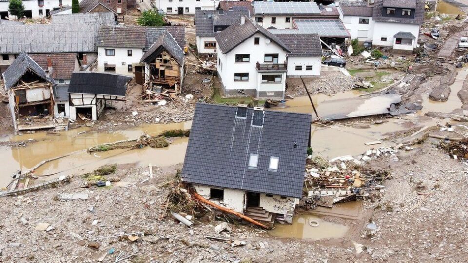 Germany floods: Dozens killed after record rain in Germany and Belgium
