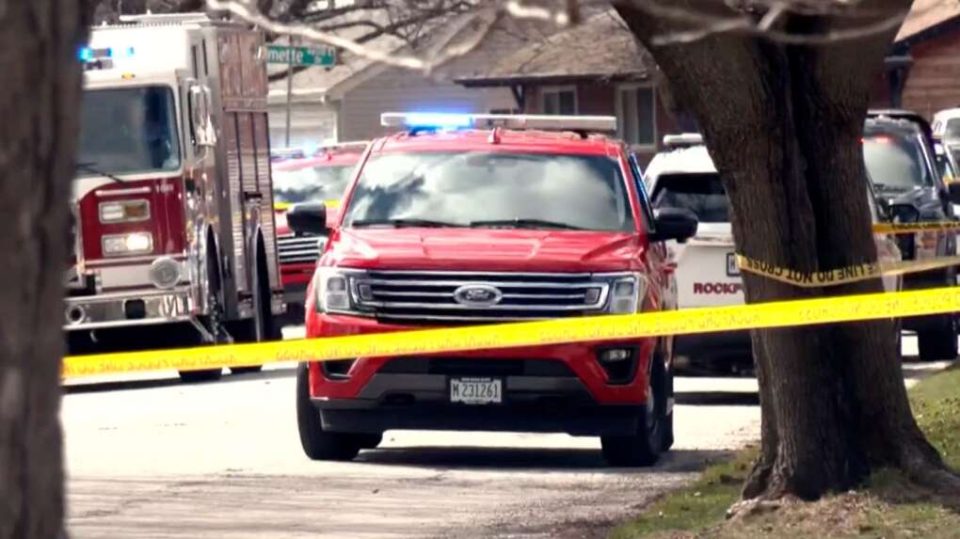 Four people killed in Illinois after knife attacks at several addresses
